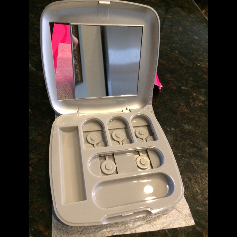 Mary Kay signature compact
